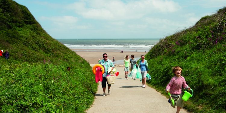Primrose Valley Haven Beach Walk